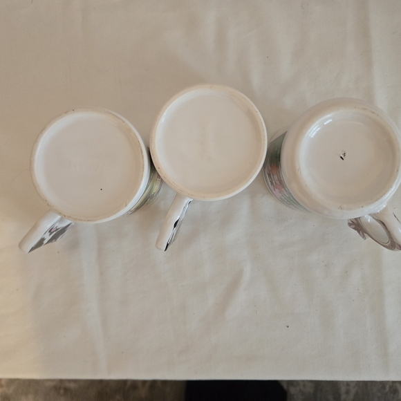 Set of Three Animal-Themed Mugs - Picture 6 of 7